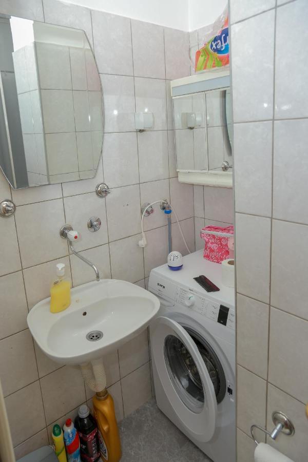Ferienwohnung Apartman Marija Pirot Exterior foto