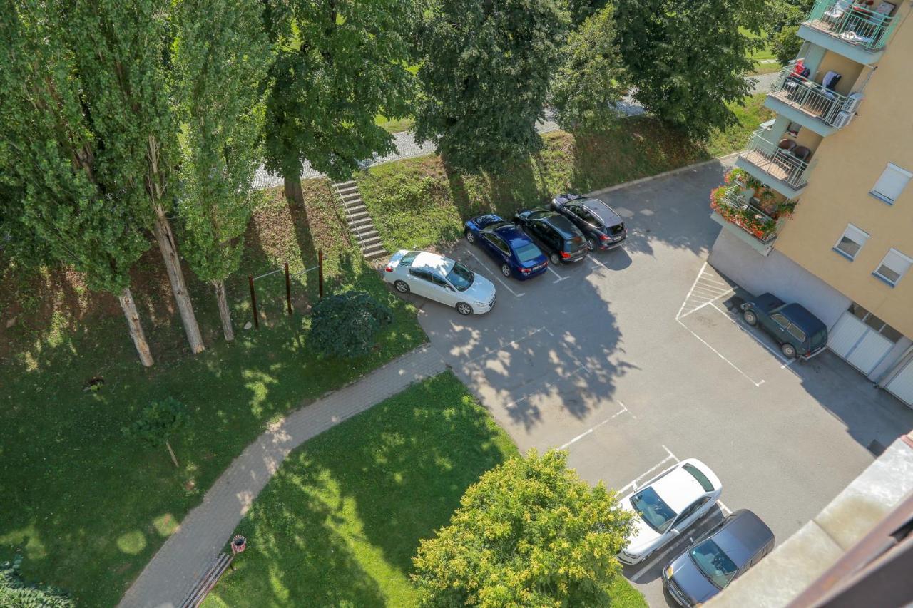 Ferienwohnung Apartman Marija Pirot Exterior foto